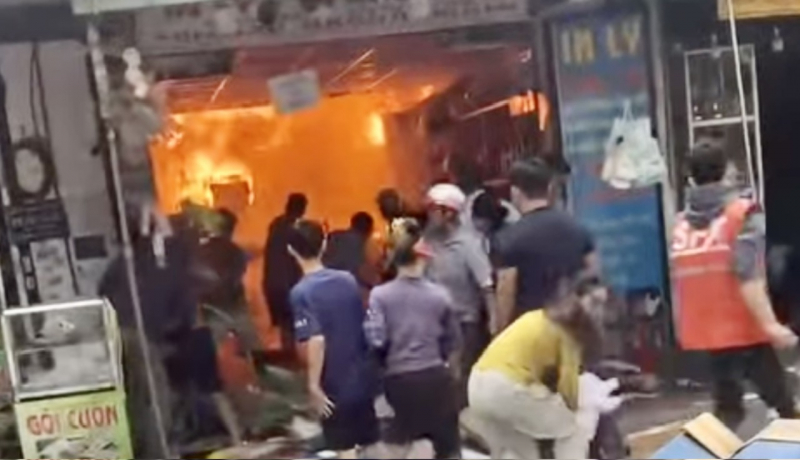 Cháy lớn cửa hàng in ấn ở phường Tân Thới Hiệp

